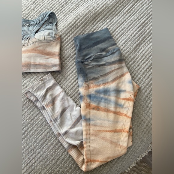 Avomuse Matching Set - Picture 3 of 7